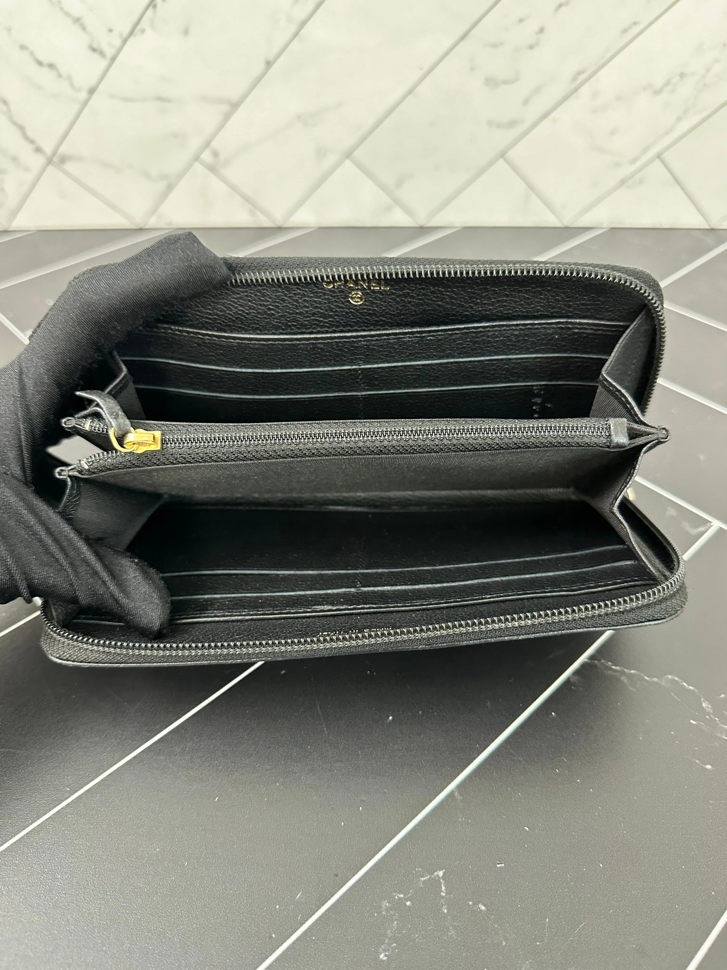 Chanel Black Leather Camelia Zippy Wallet