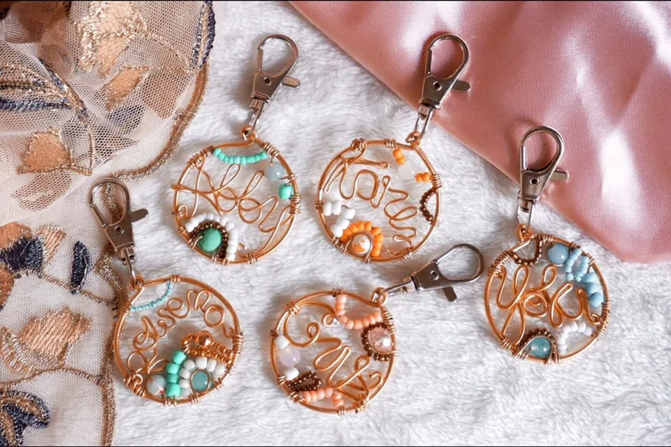 CUSTOM BEADED KEYCHAIN (ROUND)