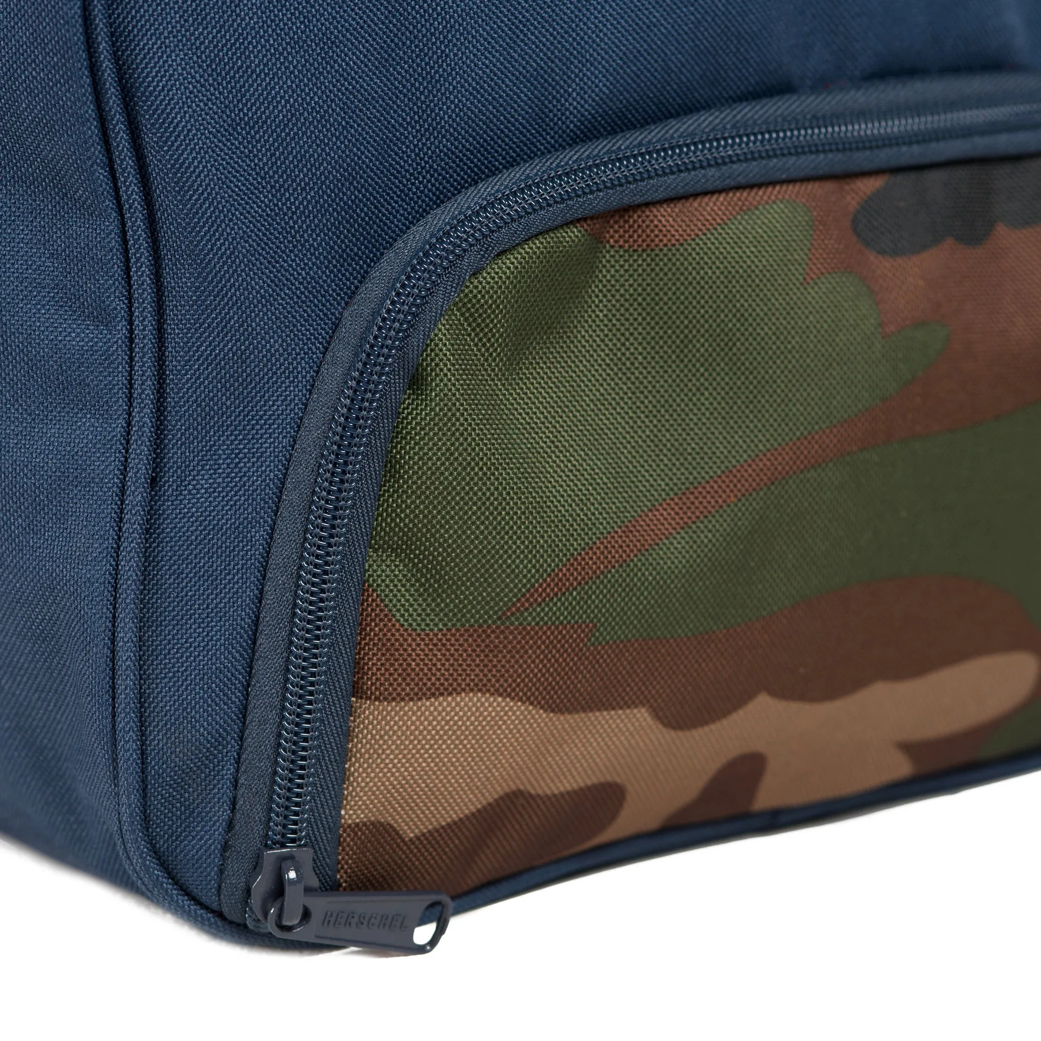 Herschel Supply Novel Duffel Bag - Woodland Camo / Navy / Red
