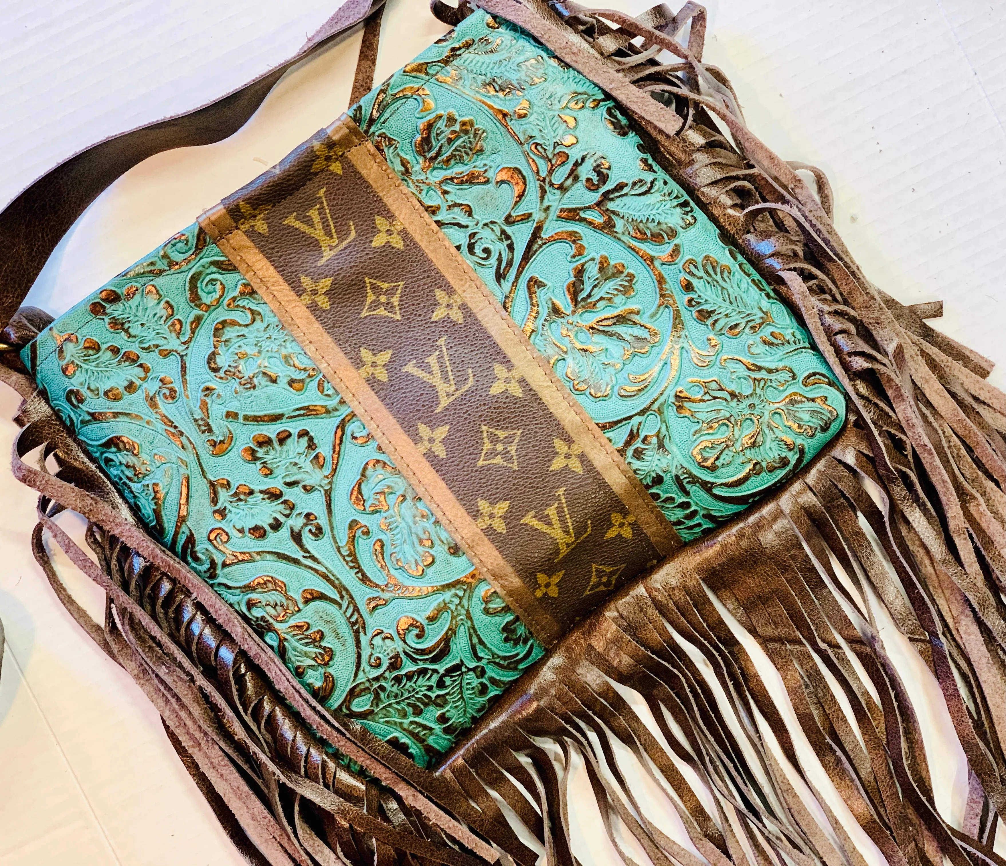 Medium Crossbody - Embossed Turquoise Shimmer, Shimmer Brown Strip